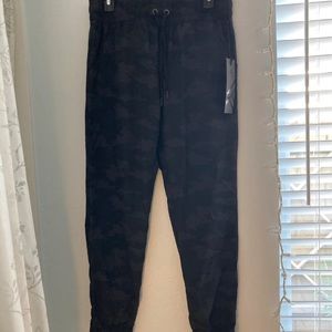 NWT Kyodan Active joggers
